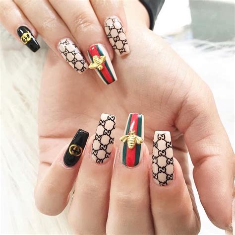 gucci acrylic nails